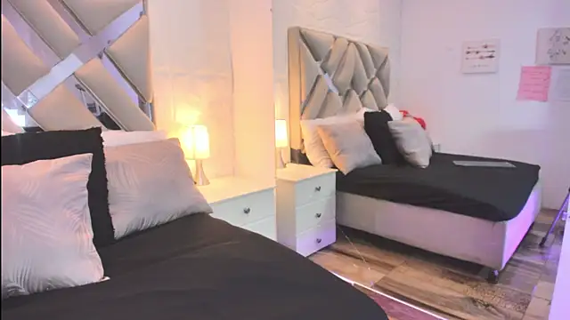 raquell moore online show from April 7, 2026, 11:54 am