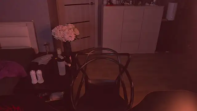 foxy jpg online show from November 9, 2025, 9:57 pm