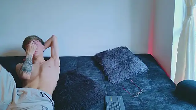 ethan and ava online show from October 24, 2025, 2:57 pm