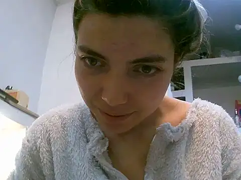 VittoriaTaylor online show from May 10, 2026, 11:10 pm
