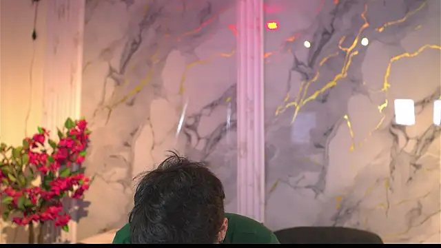 vanilla hot online show from November 21, 2025, 8:07 pm