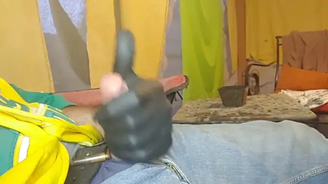 bwcbeat83 online show from March 4, 2026, 1:33 am