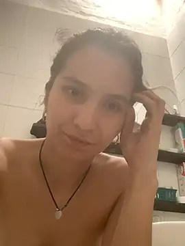 Bella still online show from March 19, 2025, 9:48 pm