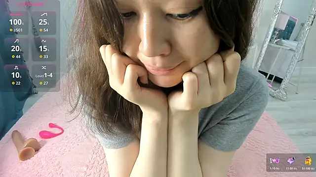 Snapshot of novaaskyy chatting on June 9, 2026, 3:45 pm novaaskyy online show from June 9, 2026, 3:45 pm