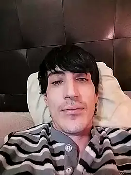 Snapshot of moutt99 chatting on January 19, 2025, 5:26 am moutt99 online show from January 19, 2025, 5:26 am