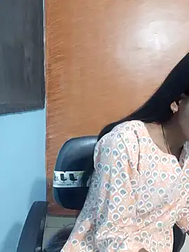 Snapshot of Divya-2007 chatting on February 7, 2025, 7:40 am Divya-2007 online show from February 7, 2025, 7:40 am