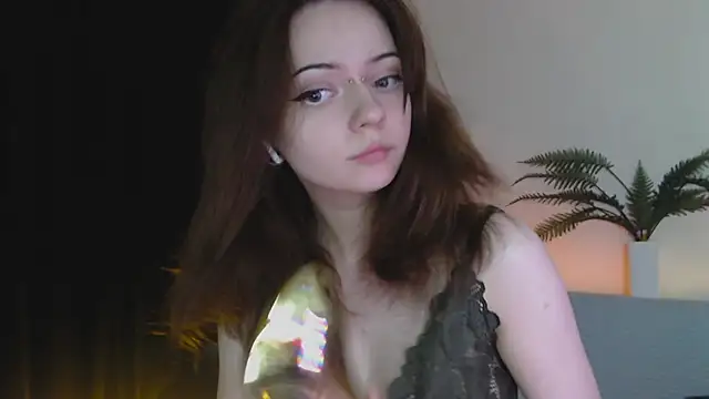 miuri miy online show from February 9, 2025, 7:30 pm