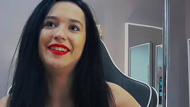 Eva Lovvia  online show from January 28, 2025, 12:15 am