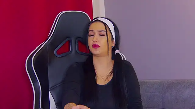 Eva Lovvia  online show from February 11, 2025, 1:20 am