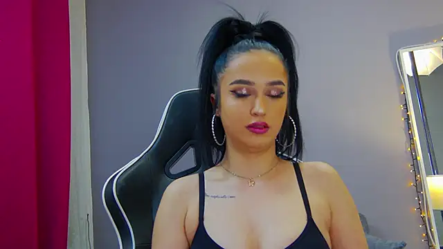 Eva Lovvia  online show from February 20, 2025, 7:41 pm