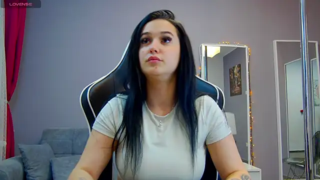 Eva Lovvia  online show from March 20, 2025, 7:25 pm