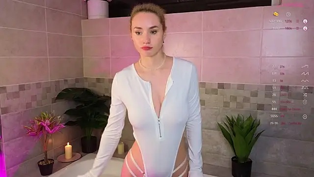 too sexxxy online show from February 4, 2025, 4:18 pm