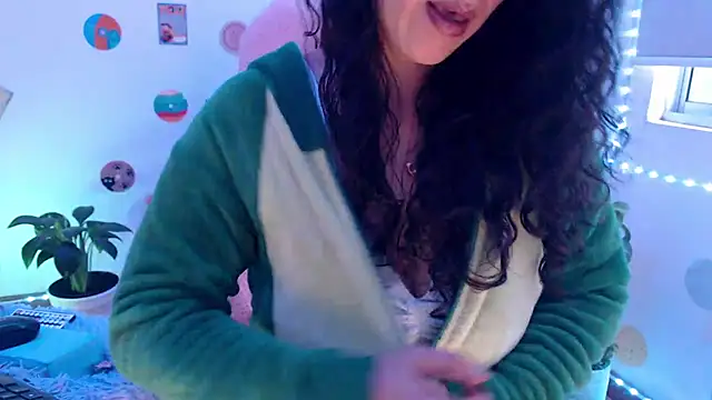 samy love35 online show from March 4, 2025, 11:19 am