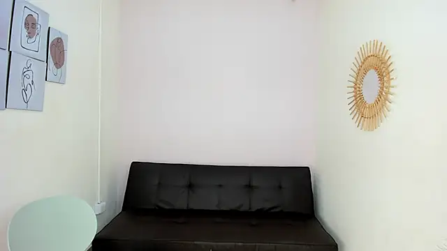 Snapshot of Juliane_su chatting on February 11, 2025, 8:31 pm Juliane su online show from February 11, 2025, 8:31 pm