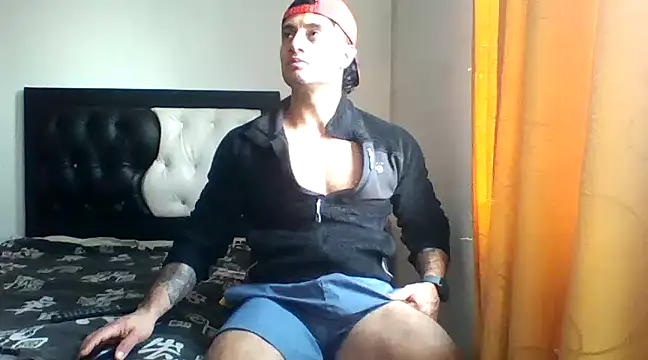 davidcr89 online show from February 1, 2025, 9:19 pm