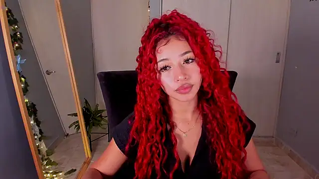 Snapshot of Curly915 chatting on September 14, 2025, 12:32 am Curly915 online show from September 14, 2025, 12:32 am