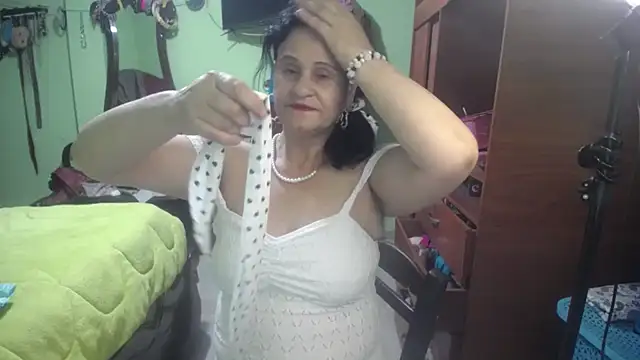 jazmin mature  online show from November 29, 2025, 12:41 pm