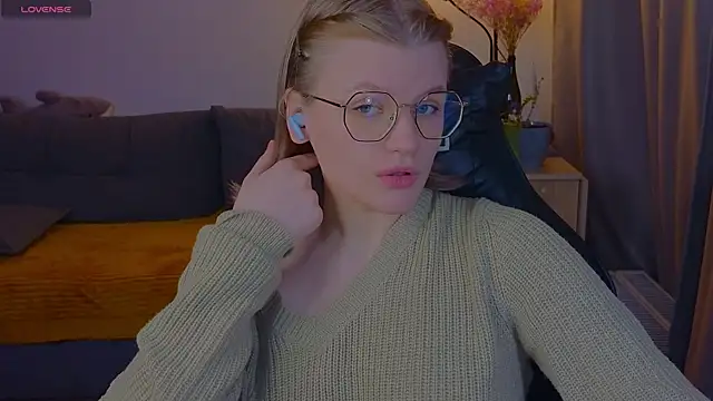 Snapshot of _JessieVibes chatting on April 3, 2026, 1:31 pm JessieVibes online show from April 3, 2026, 1:31 pm