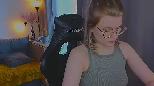 Snapshot of _JessieVibes chatting on April 18, 2026, 1:37 pm JessieVibes online show from April 18, 2026, 1:37 pm
