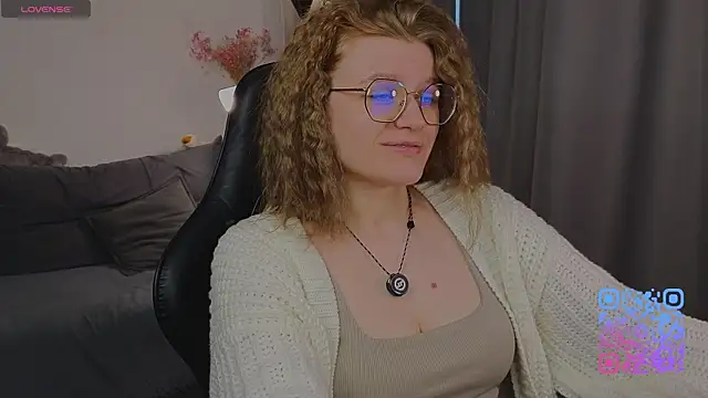 Snapshot of _JessieVibes chatting on July 7, 2026, 1:37 pm JessieVibes online show from July 7, 2026, 1:37 pm
