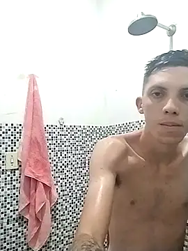 welitonzz28 online show from May 12, 2026, 10:29 pm