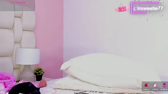 Snapshot of JuliiSweetie chatting on January 29, 2025, 10:53 pm JuliiSweetie online show from January 29, 2025, 10:53 pm