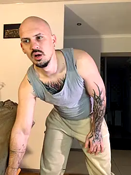 AssHunter4k online show from November 14, 2025, 5:50 am