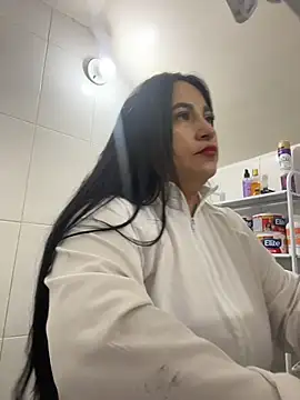 Snapshot of Miia_Jazmin chatting on November 19, 2025, 5:02 pm Miia Jazmin online show from November 19, 2025, 5:02 pm