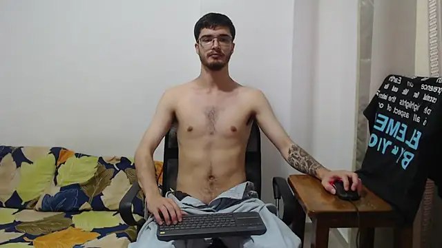 Snapshot of Aleex_Miller chatting on October 25, 2025, 11:29 am Aleex Miller online show from October 25, 2025, 11:29 am