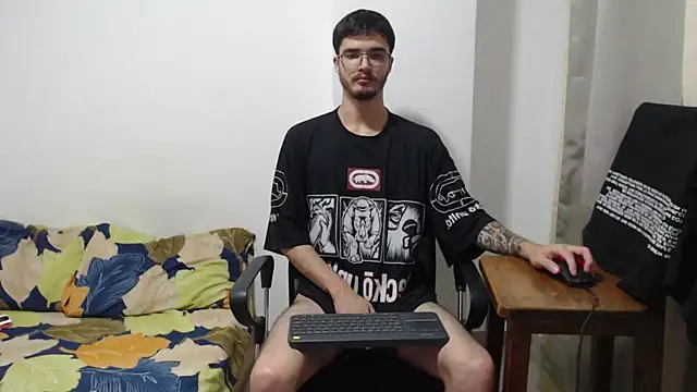 Snapshot of Aleex_Miller chatting on October 30, 2025, 1:51 am Aleex Miller online show from October 30, 2025, 1:51 am