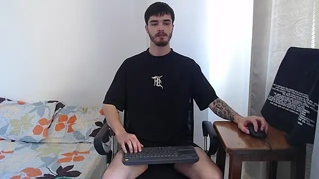 Snapshot of Aleex_Miller chatting on November 7, 2025, 4:18 pm Aleex Miller online show from November 7, 2025, 4:18 pm