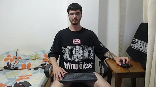 Snapshot of Aleex_Miller chatting on November 11, 2025, 4:56 am Aleex Miller online show from November 11, 2025, 4:56 am