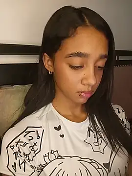 Snapshot of Zoe_Sweett18 chatting on June 30, 2026, 6:20 pm Zoe Sweett18 online show from June 30, 2026, 6:20 pm