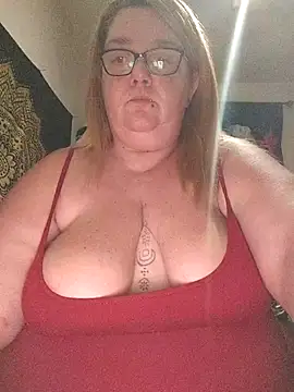 diosacurvy1984 online show from November 14, 2025, 10:51 pm