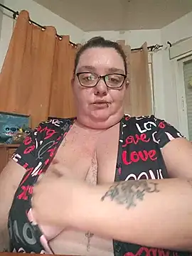 diosacurvy1984 online show from January 9, 2026, 8:39 am