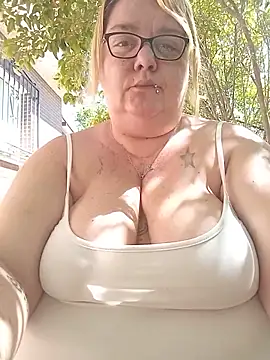 Snapshot of diosacurvy1984 chatting on June 8, 2026, 10:15 am diosacurvy1984 online show from June 8, 2026, 10:15 am