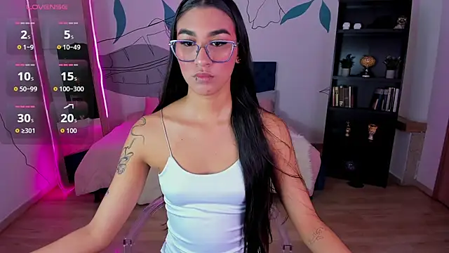 Dana Paula online show from November 2, 2025, 4:42 pm