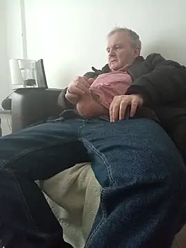 Paolo7619 online show from December 3, 2025, 10:02 am