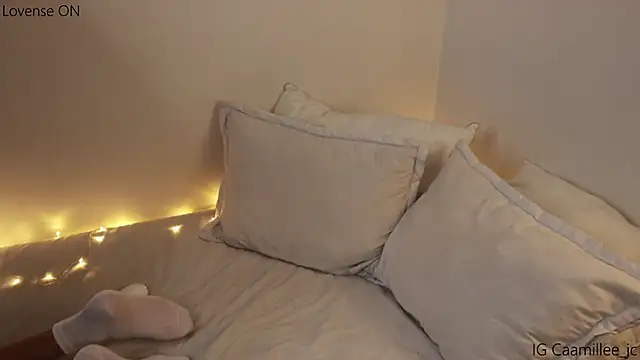 caamillee  online show from March 19, 2025, 10:53 pm