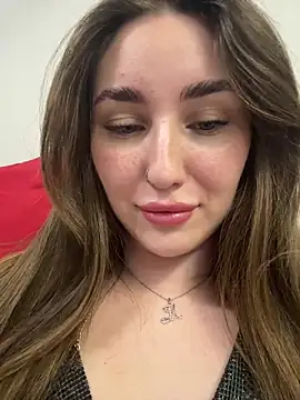 KiraBarlows online show from June 22, 2026, 8:28 pm