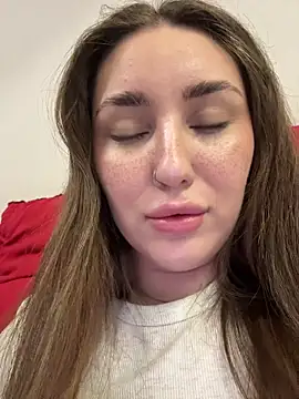 KiraBarlows online show from June 27, 2026, 8:36 pm