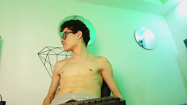 wolfandsky online show from November 19, 2025, 12:05 pm