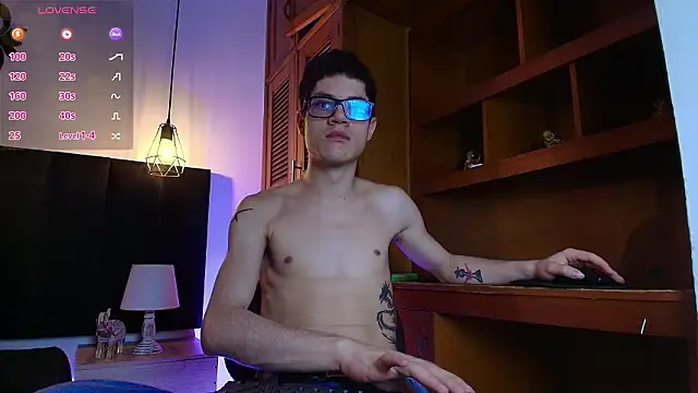 wolfandsky online show from March 18, 2026, 11:24 am