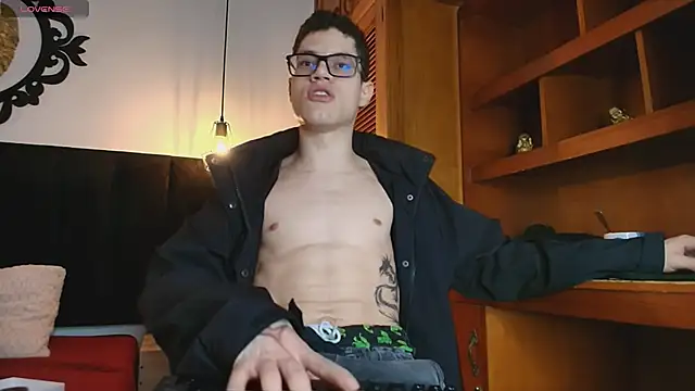 wolfandsky online show from April 18, 2026, 11:36 am