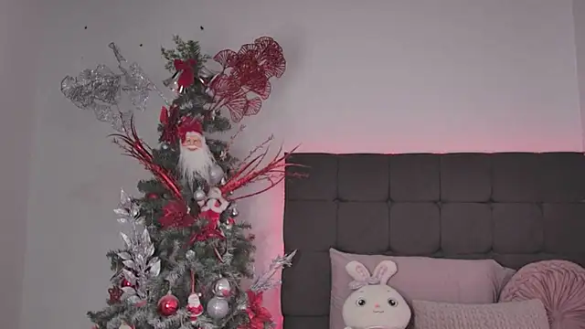 Snapshot of AmandaBrooks_18 chatting on December 3, 2025, 4:27 pm AmandaBrooks 18 online show from December 3, 2025, 4:27 pm