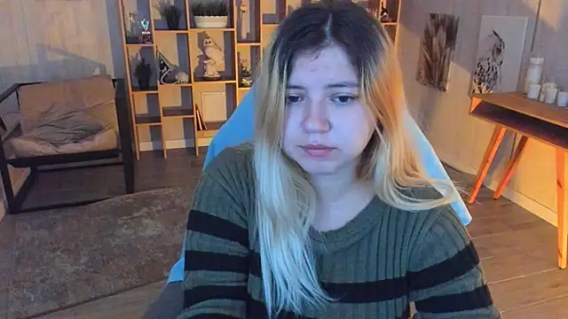 Snapshot of DiaAngell chatting on October 26, 2025, 7:42 pm DiaAngell online show from October 26, 2025, 7:42 pm