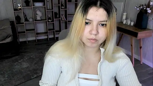 Snapshot of DiaAngell chatting on November 6, 2025, 7:26 pm DiaAngell online show from November 6, 2025, 7:26 pm