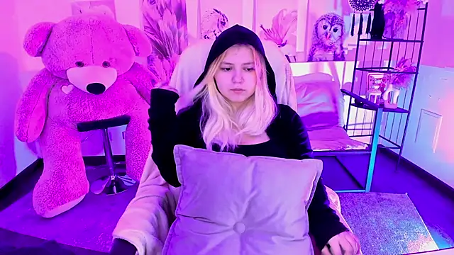 Snapshot of DiaAngell chatting on November 27, 2025, 10:34 pm DiaAngell online show from November 27, 2025, 10:34 pm