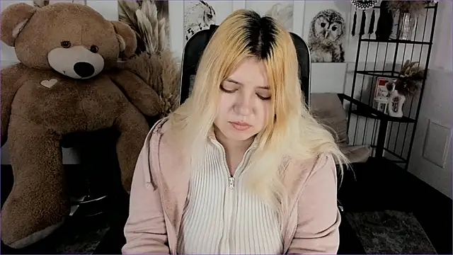 DiaAngell online show from January 18, 2026, 7:28 pm