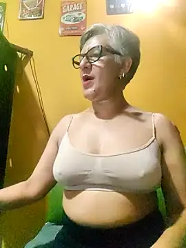 Snapshot of ilonna2025 chatting on March 2, 2025, 10:16 pm ilonna2025 online show from March 2, 2025, 10:16 pm